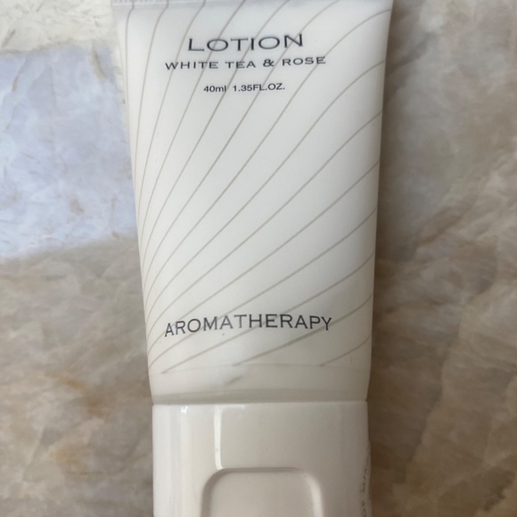 Venetian/Palazzo White Tea & Rose Lotion x 6 - Picture 2 of 3